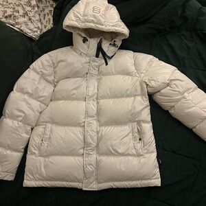 Aritzia The Super Puff Original